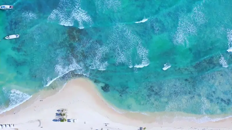Vista aérea del mar Caribe turquesa